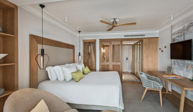 DELUXE BEACH FRONT ROOM 2